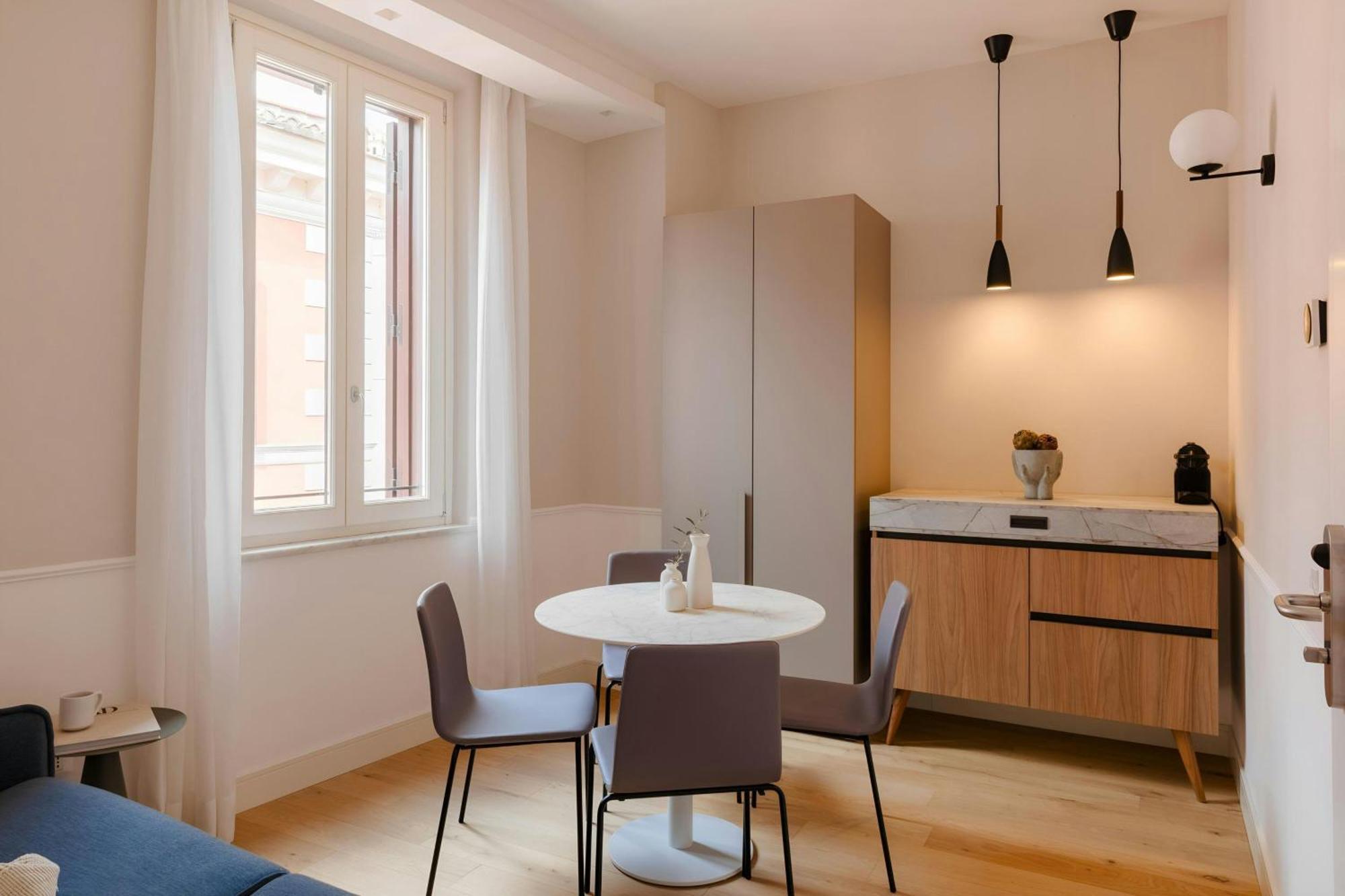 Sonder By Marriott Bonvoy Antinoo Apartments Piazza Del Parlamento Rome Exterior photo